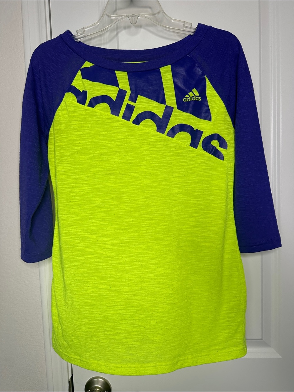 Adidas Vibrant Retro Sporty 3/4 Length Raglan Sleeve Shirt